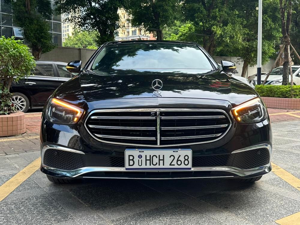 Mercedes-Benz E-Class 2023 — фото автомобиля