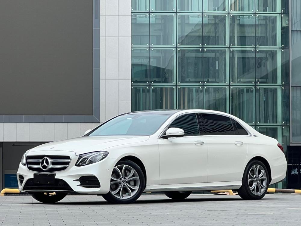 Mercedes-Benz E-Class 2020 — фото автомобиля