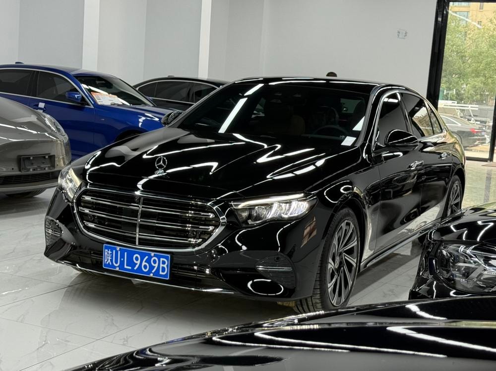 Mercedes-Benz E-Class 2025 — фото автомобиля