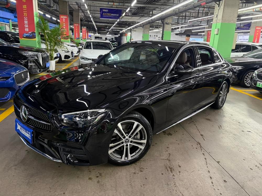 Mercedes-Benz E-Class 2022 — фото автомобиля