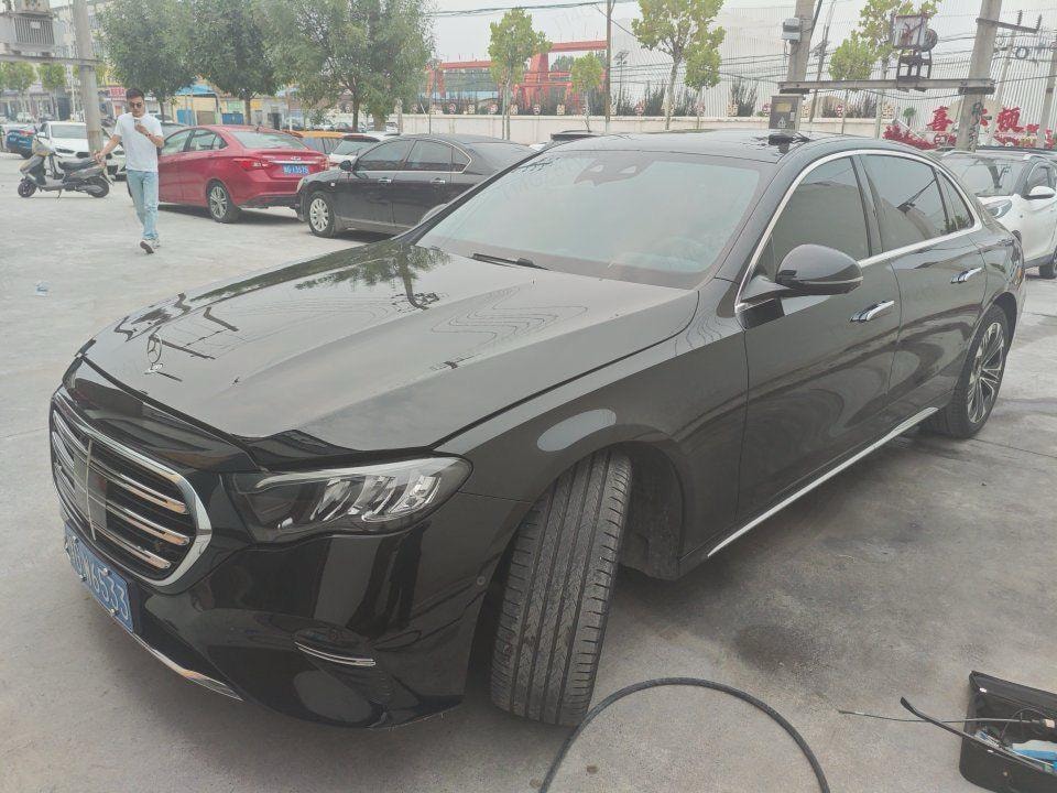 Mercedes-Benz E-Class 2025 — фото автомобиля