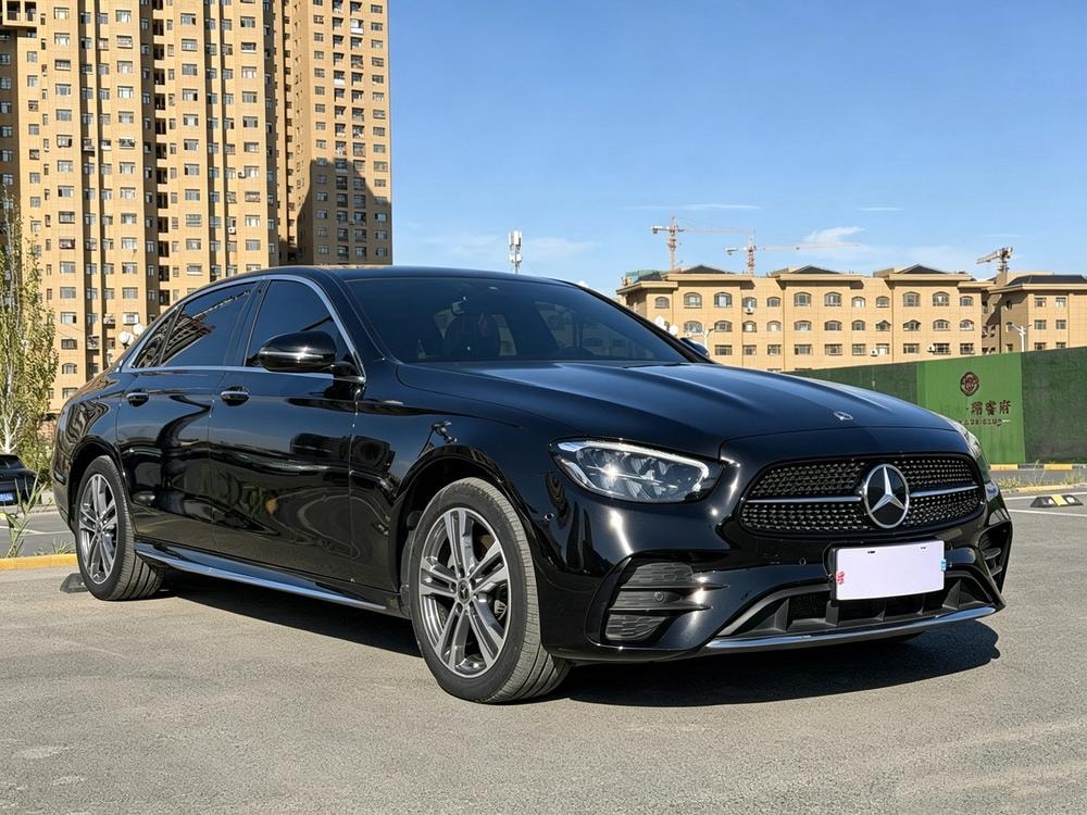 Mercedes-Benz E-Class 2022 — фото автомобиля