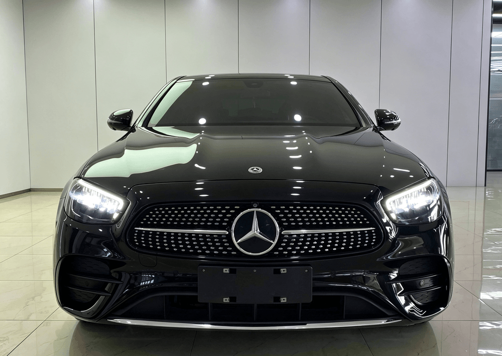 Mercedes-Benz E-Class 2023 — фото автомобиля