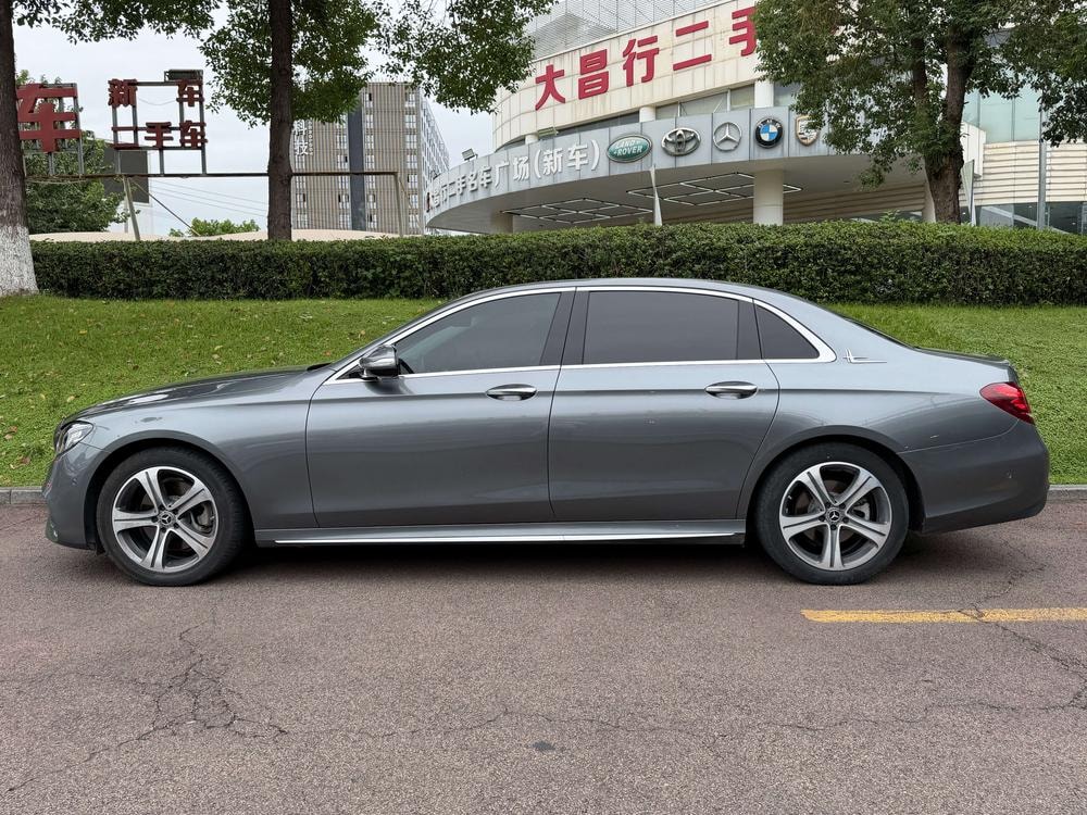 Mercedes-Benz E-Class 2019 — фото автомобиля