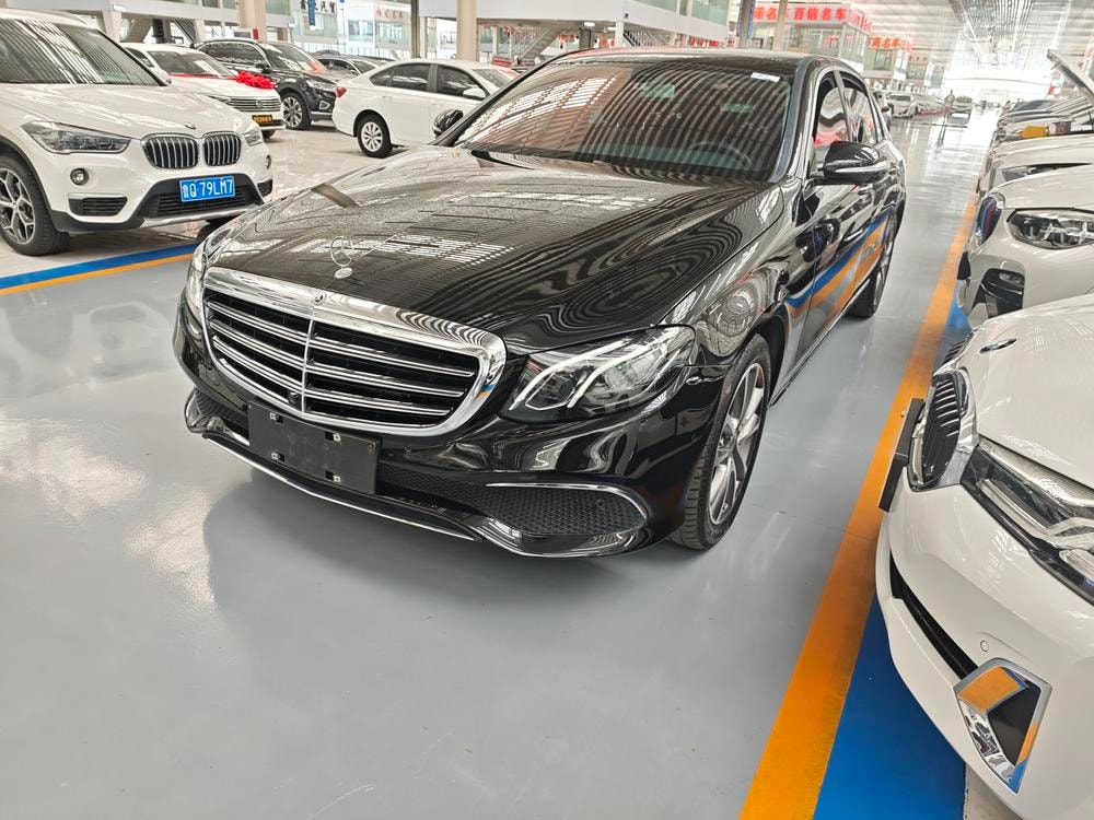 Mercedes-Benz E-Class 2019 — фото автомобиля