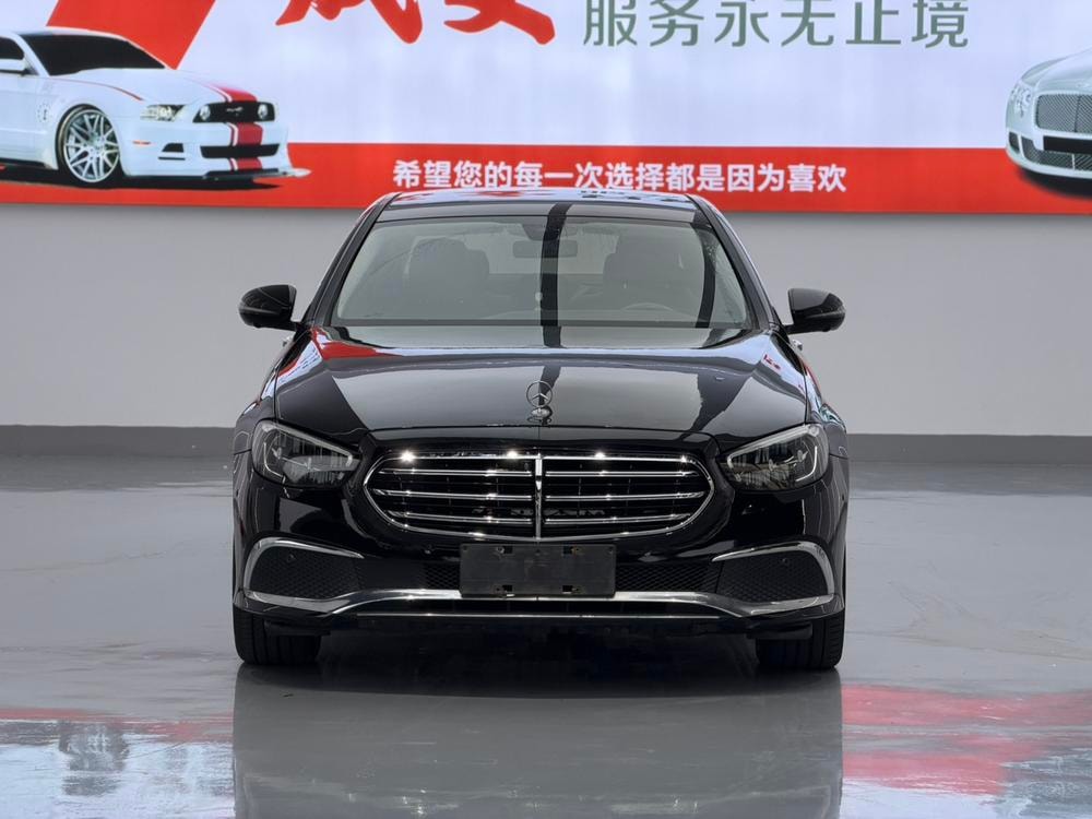 Mercedes-Benz E-Class 2022 — фото автомобиля