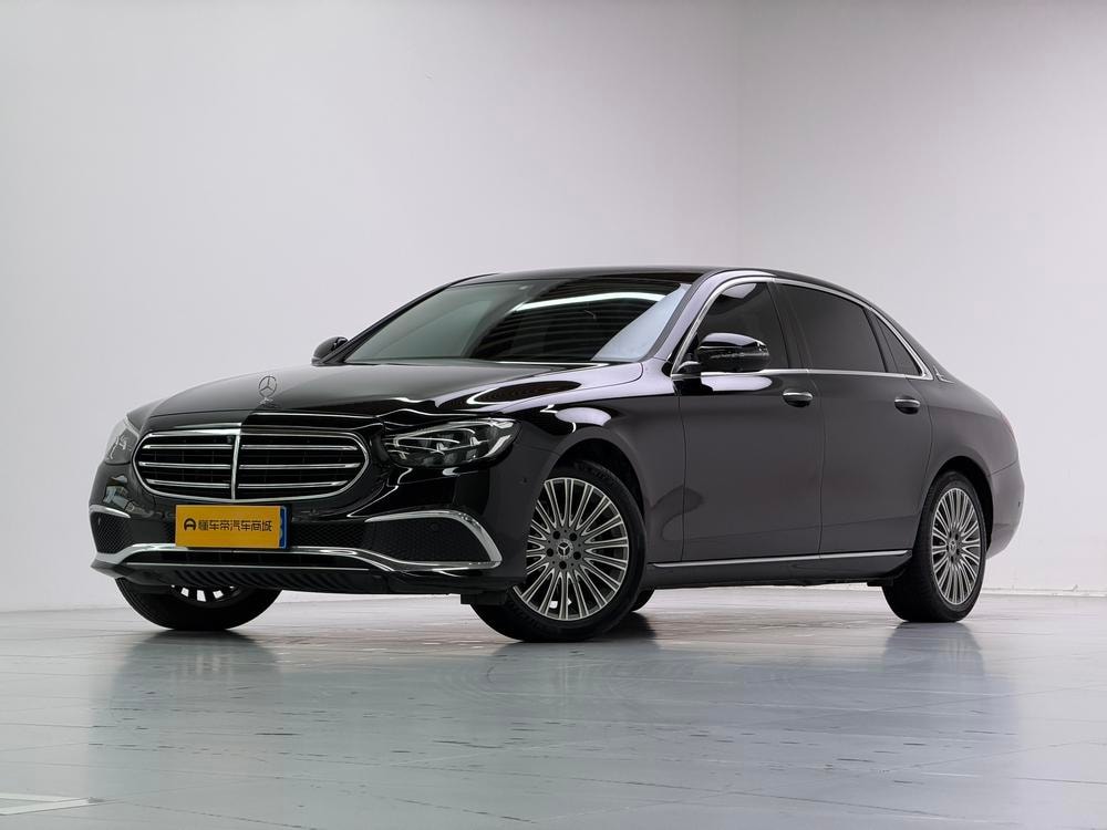 Mercedes-Benz E-Class 2021 — фото автомобиля