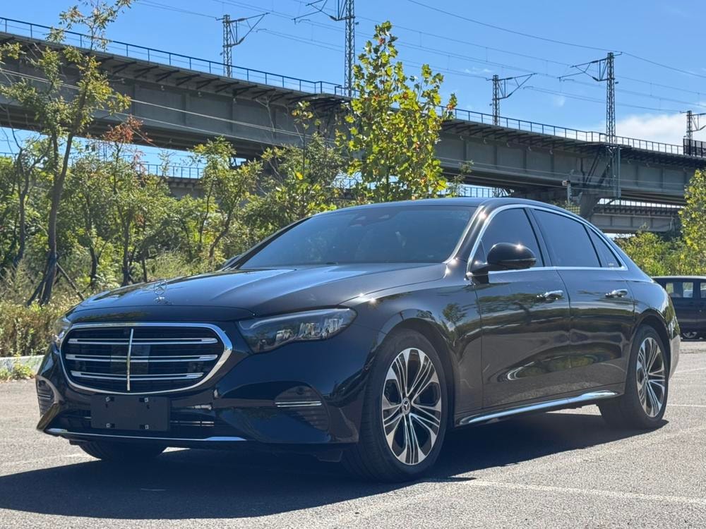 Mercedes-Benz E-Class 2026 — фото автомобиля