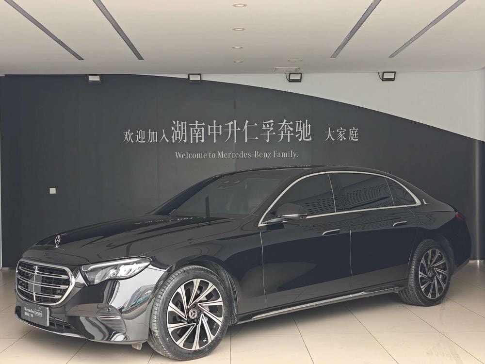 Mercedes-Benz E-Class 2025 — фото автомобиля
