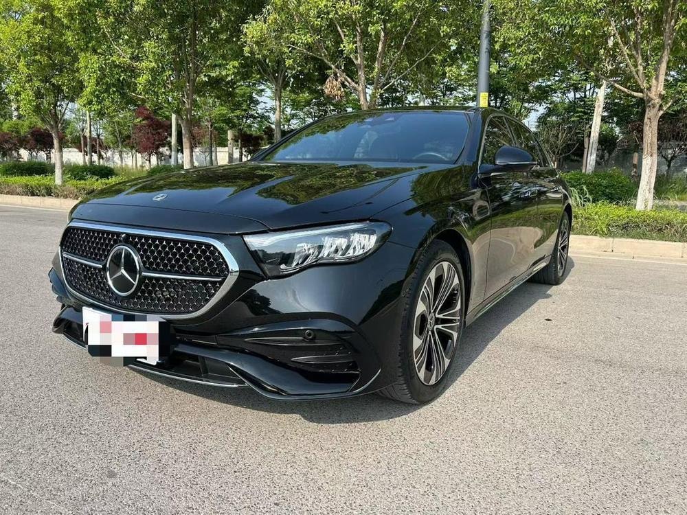 Mercedes-Benz E-Class 2024 — фото автомобиля