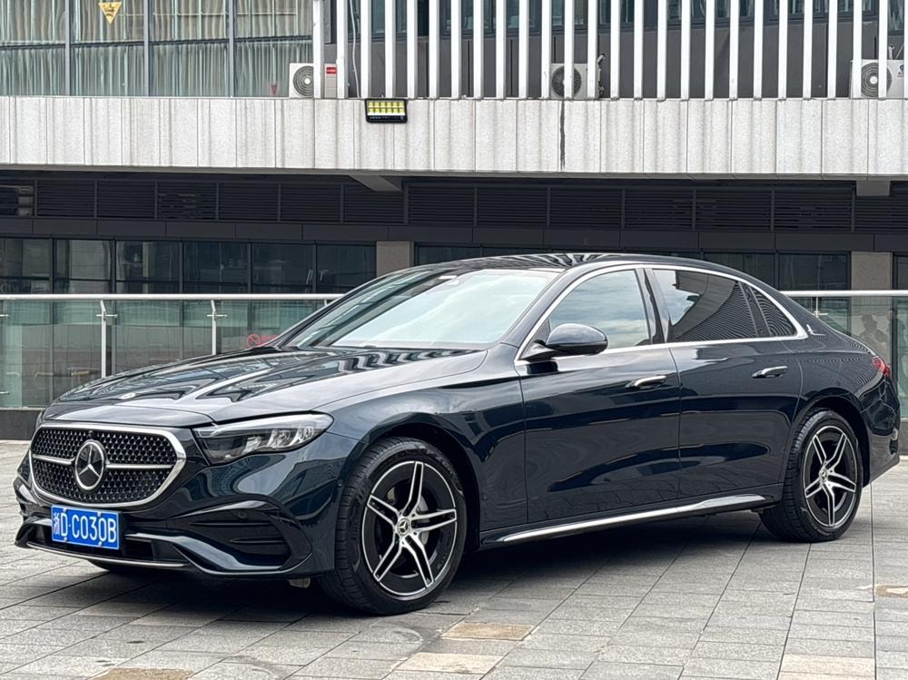 Mercedes-Benz E-Class 2024 — фото автомобиля