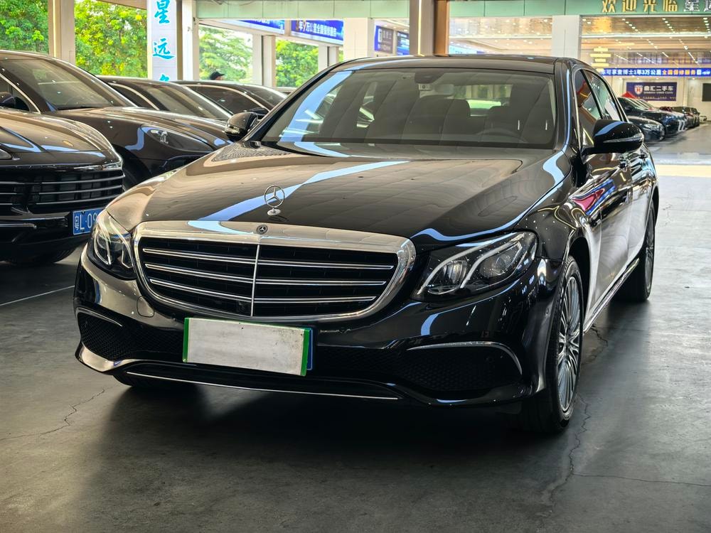 Mercedes-Benz E-Class 2020 — фото автомобиля