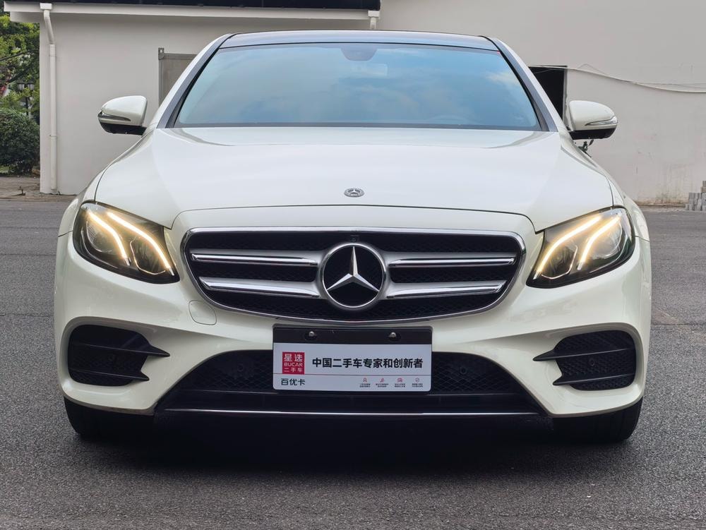 Mercedes-Benz E-Class 2020 — фото автомобиля