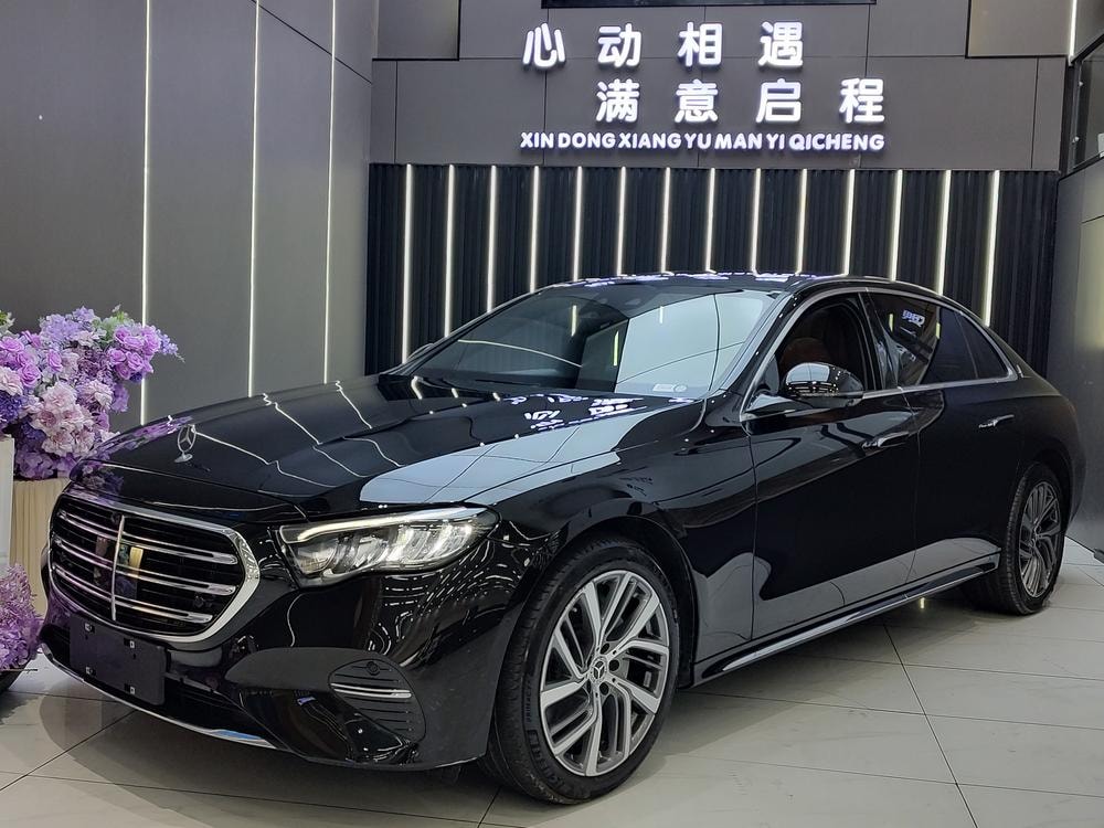 Mercedes-Benz E-Class 2024 — фото автомобиля