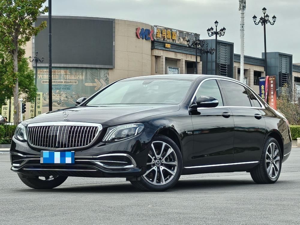 Mercedes-Benz E-Class 2019 — фото автомобиля
