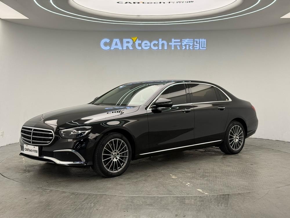 Mercedes-Benz E-Class 2023 — фото автомобиля 1