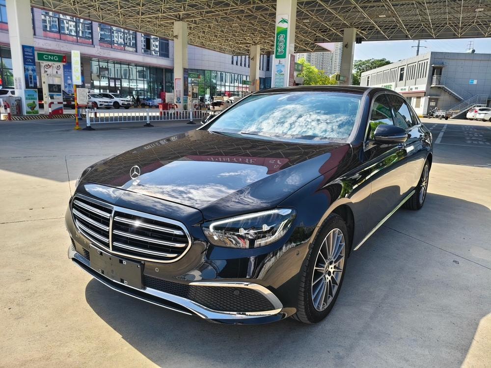 Mercedes-Benz E-Class 2023 — фото автомобиля