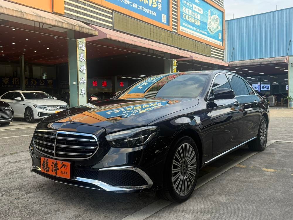 Mercedes-Benz E-Class 2023 — фото автомобиля 1