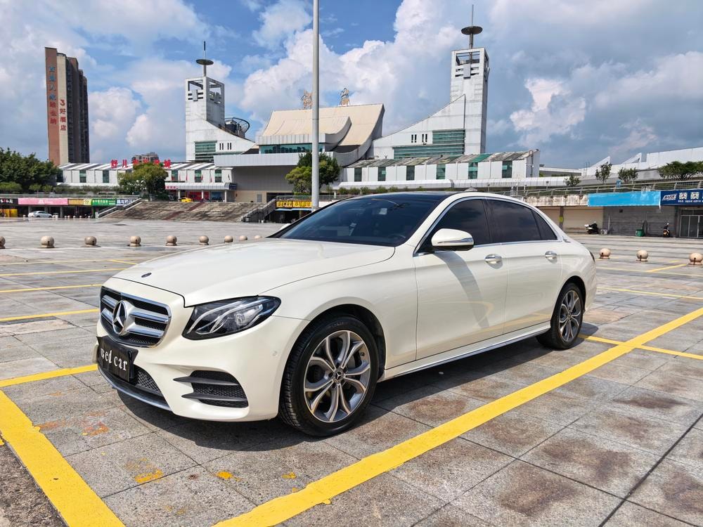 Mercedes-Benz E-Class 2020 — фото автомобиля