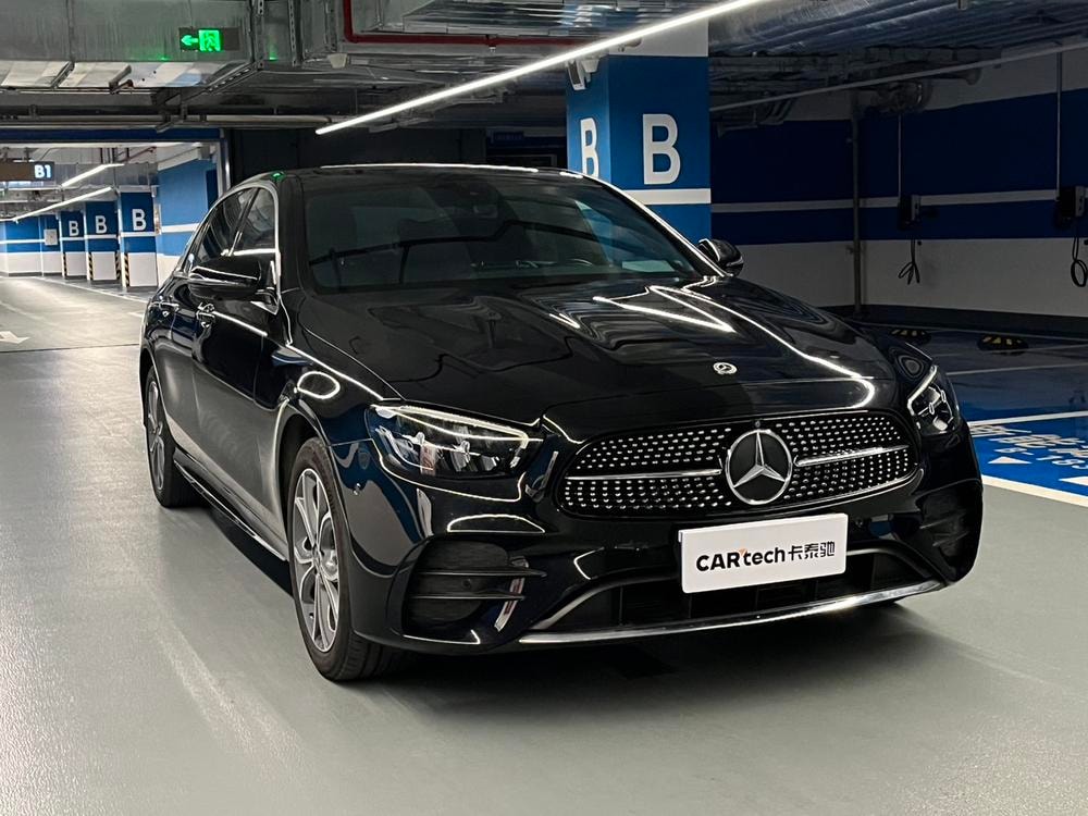Mercedes-Benz E-Class 2022 — фото автомобиля