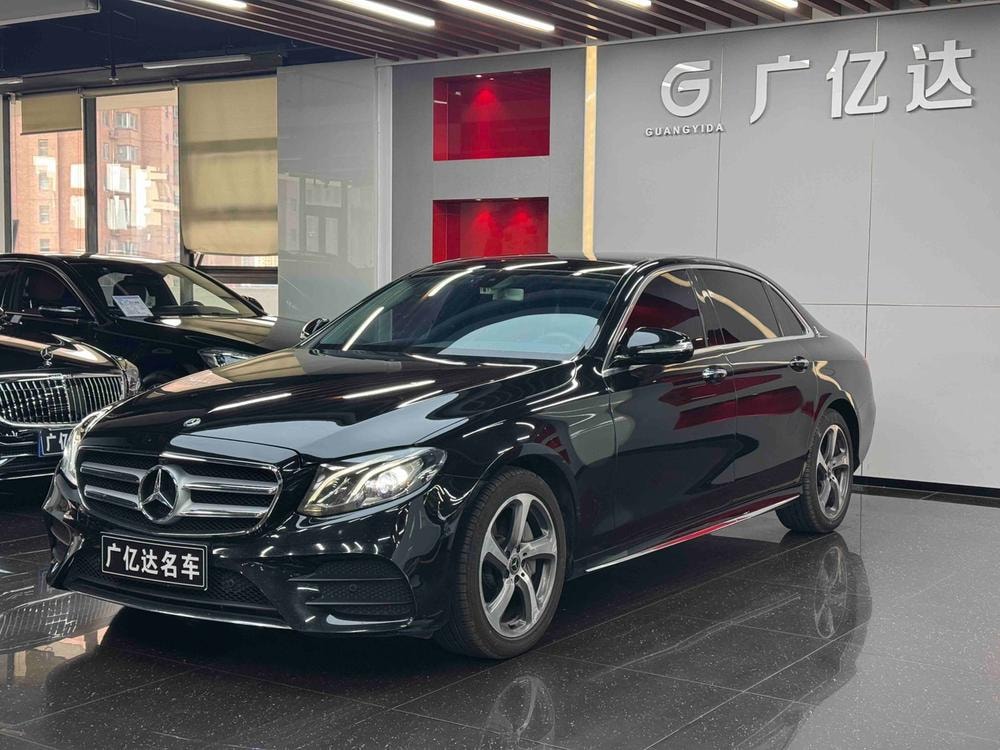Mercedes-Benz E-Class 2019 — фото автомобиля
