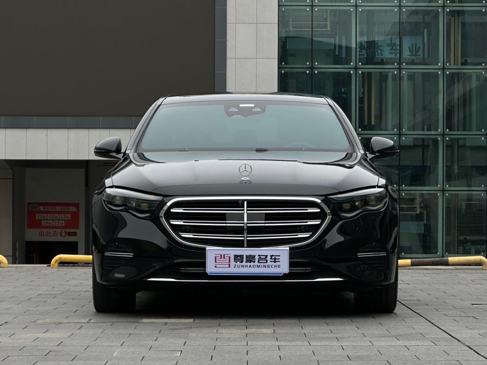 Mercedes-Benz E-Class 2025 — фото автомобиля