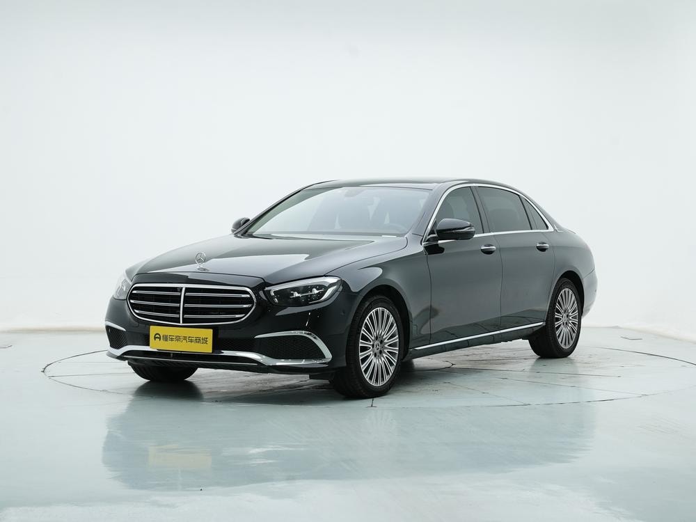 Mercedes-Benz E-Class 2022 — фото автомобиля