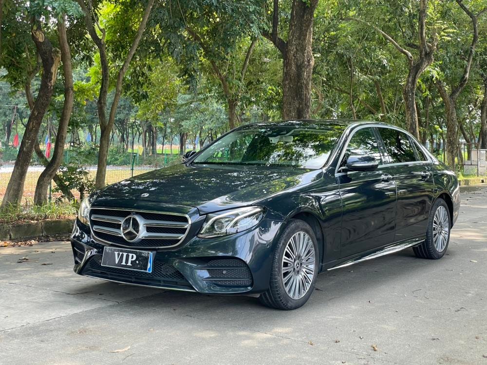 Mercedes-Benz E-Class 2019 — фото автомобиля