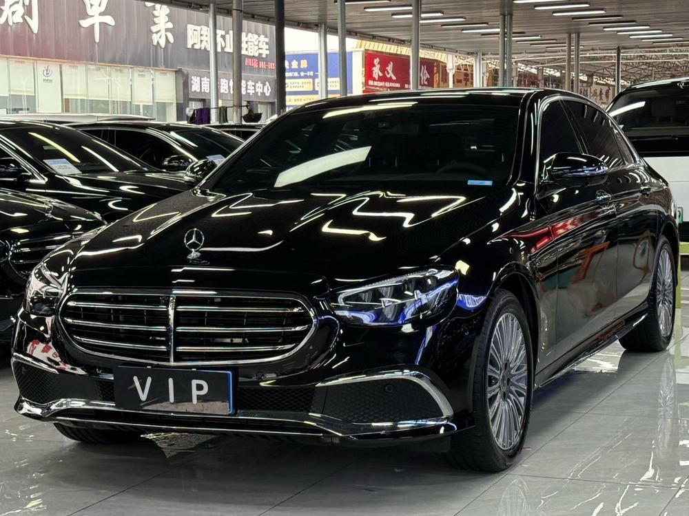 Mercedes-Benz E-Class 2023 — фото автомобиля