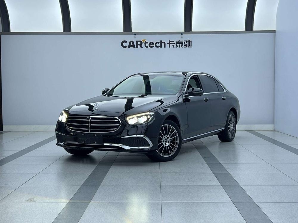 Mercedes-Benz E-Class 2022 — фото автомобиля