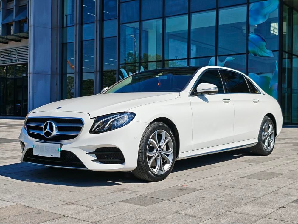 Mercedes-Benz E-Class 2020 — фото автомобиля