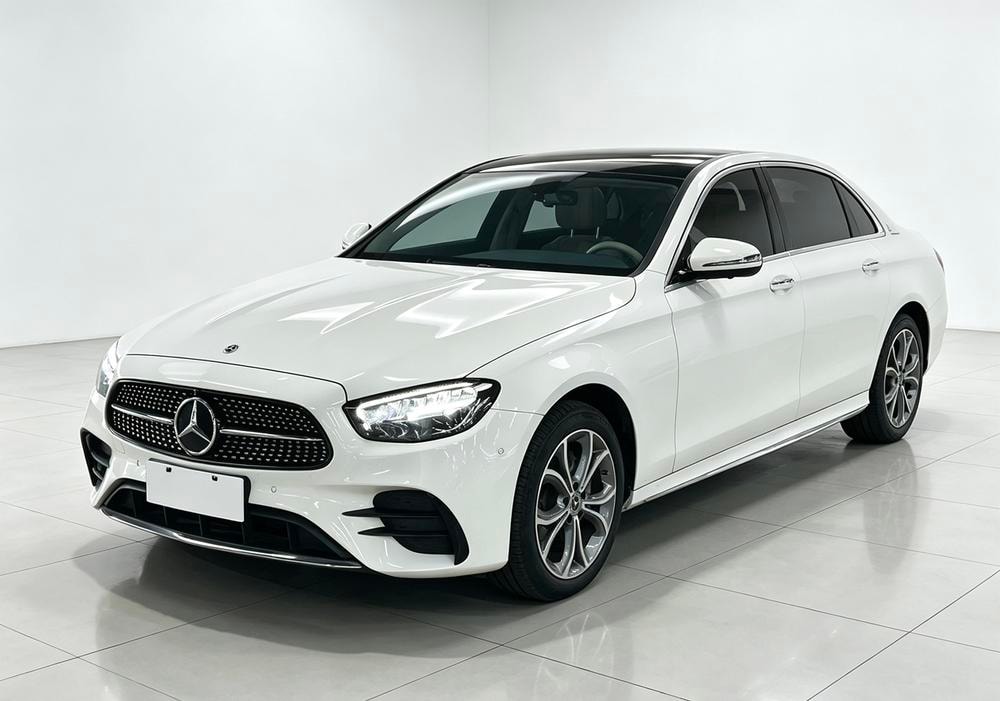 Mercedes-Benz E-Class 2023 — фото автомобиля