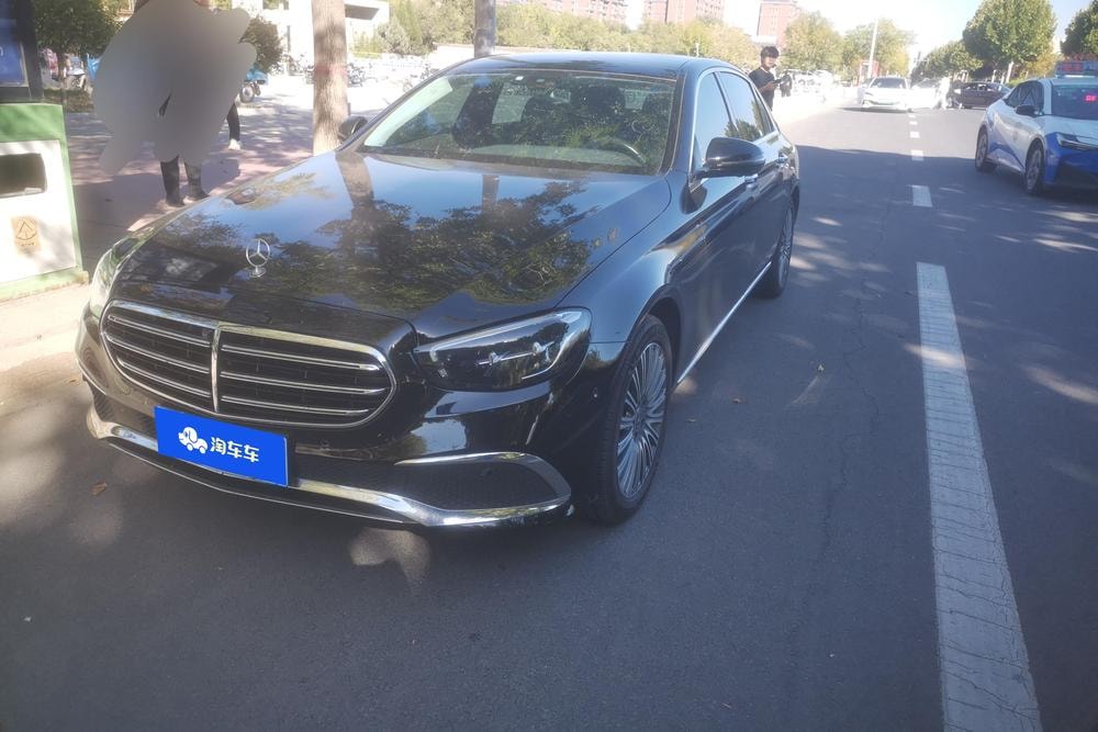Mercedes-Benz E-Class 2022 — фото автомобиля 1