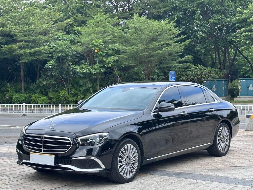 Mercedes-Benz E-Class 2021 — фото автомобиля
