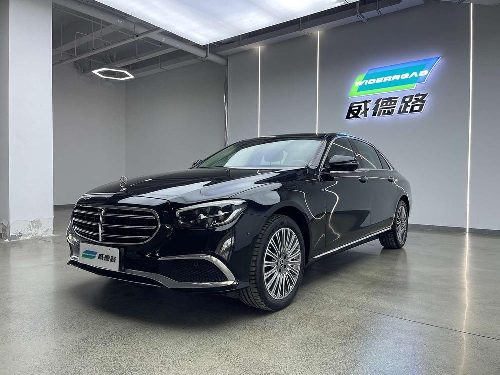 Mercedes-Benz E-Class 2022 — фото автомобиля 1