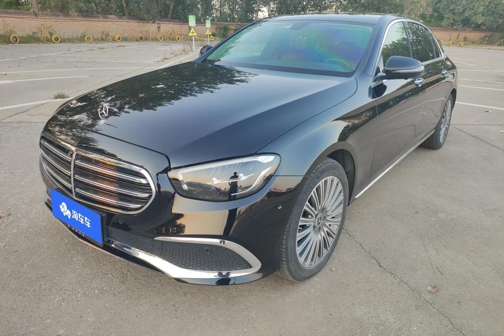 Mercedes-Benz E-Class 2023 — фото автомобиля