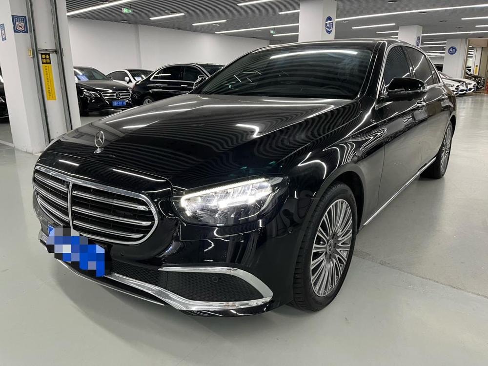 Mercedes-Benz E-Class 2023 — фото автомобиля