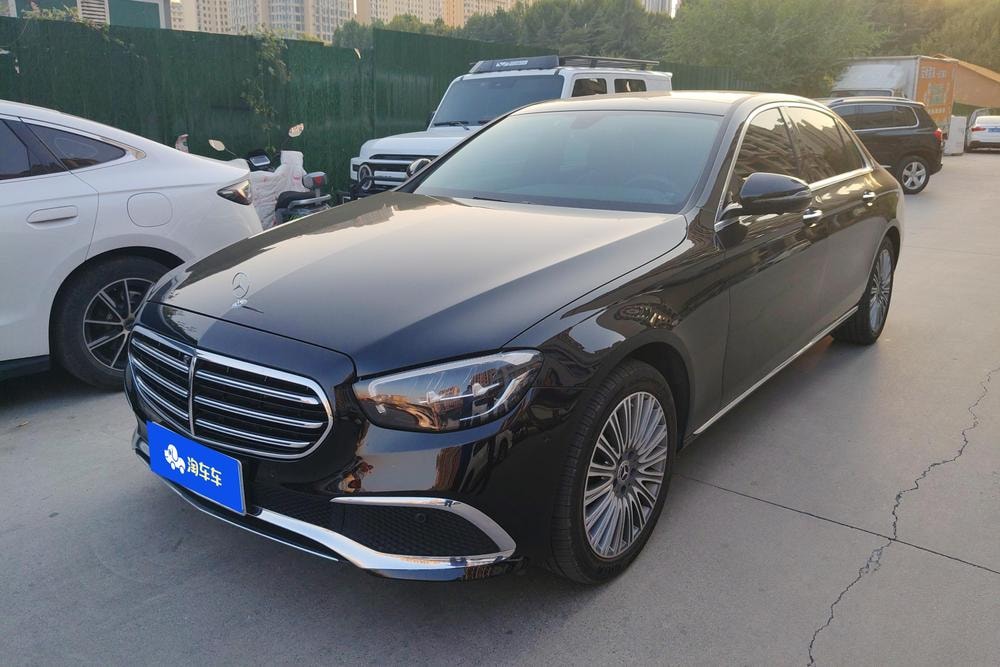 Mercedes-Benz E-Class 2022 — фото автомобиля