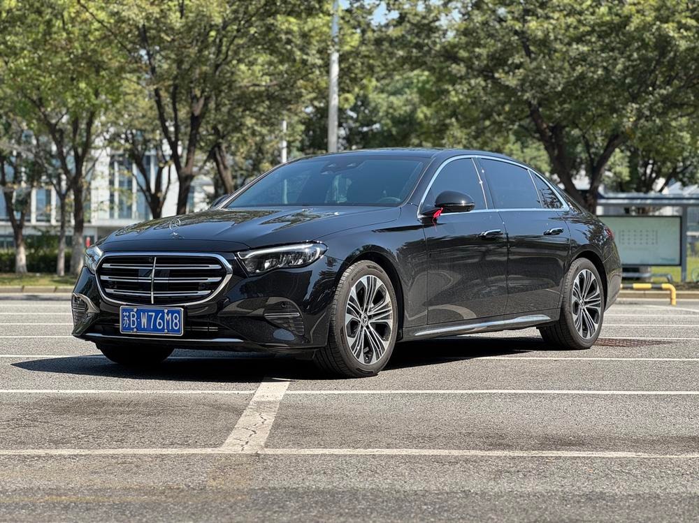Mercedes-Benz E-Class 2025 — фото автомобиля