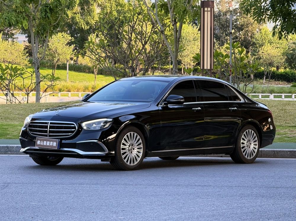 Mercedes-Benz E-Class 2021 — фото автомобиля