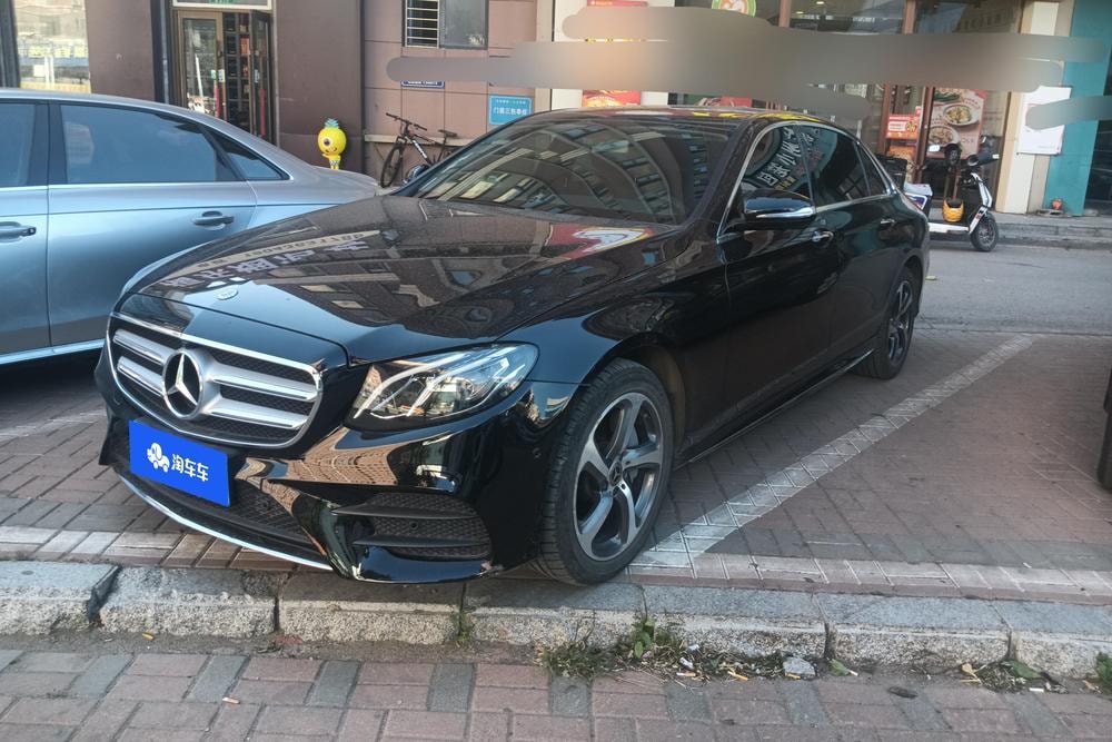 Mercedes-Benz E-Class 2019 — фото автомобиля