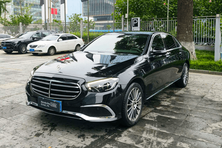 Mercedes-Benz E-Class 2022 — фото автомобиля