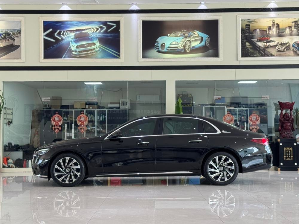 Mercedes-Benz E-Class 2024 — фото автомобиля
