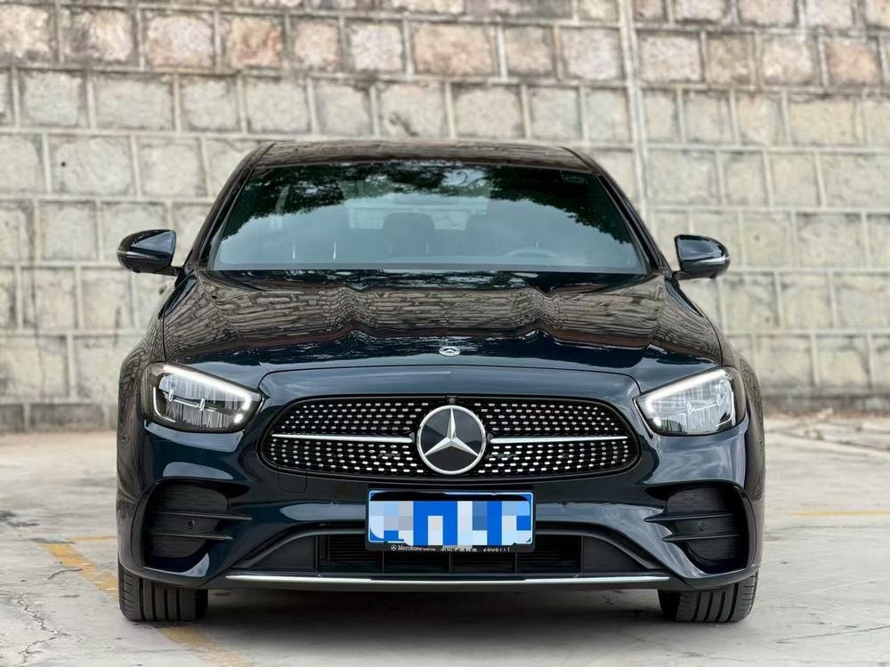 Mercedes-Benz E-Class 2023 — фото автомобиля