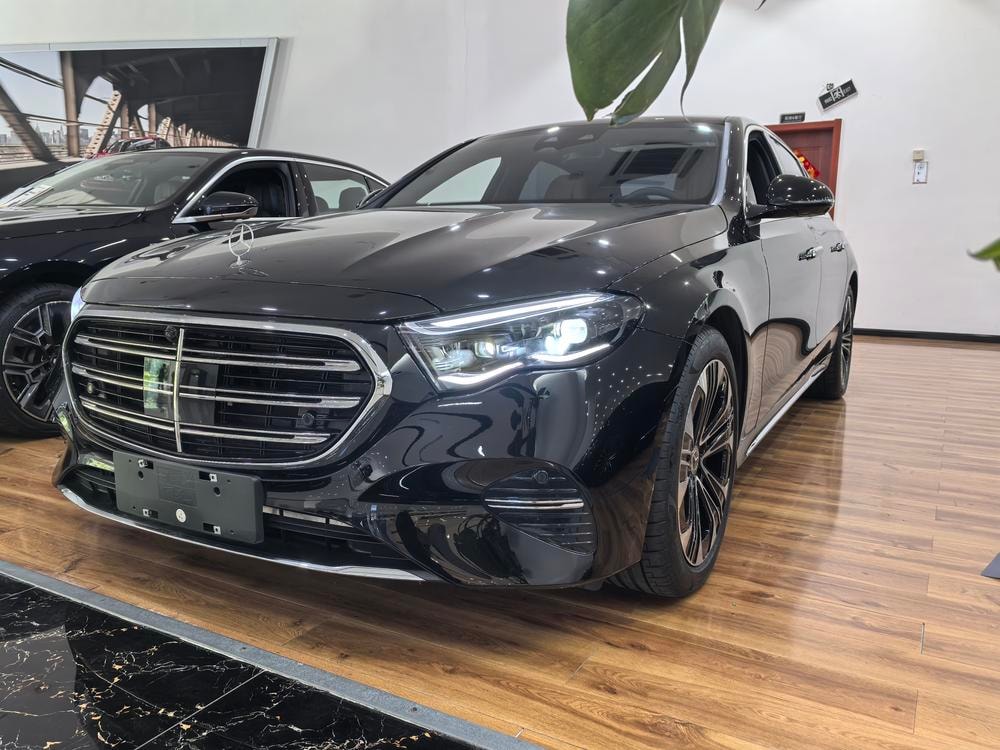 Mercedes-Benz E-Class 2026 — фото автомобиля