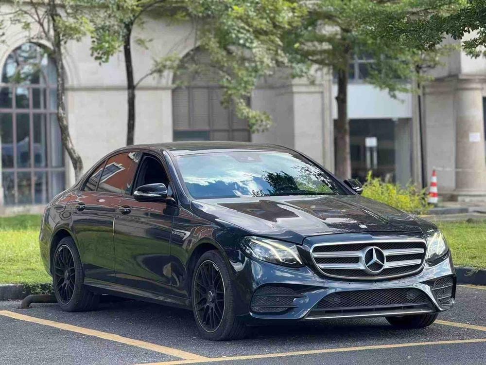 Mercedes-Benz E-Class 2017 — фото автомобиля 1