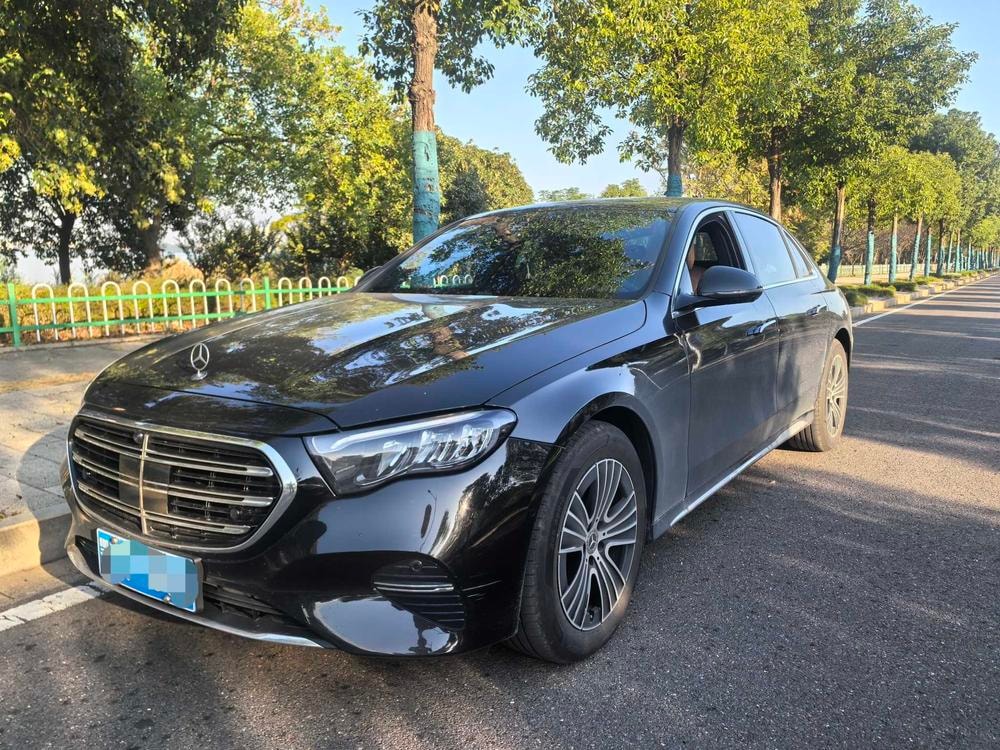 Mercedes-Benz E-Class 2026 — фото автомобиля