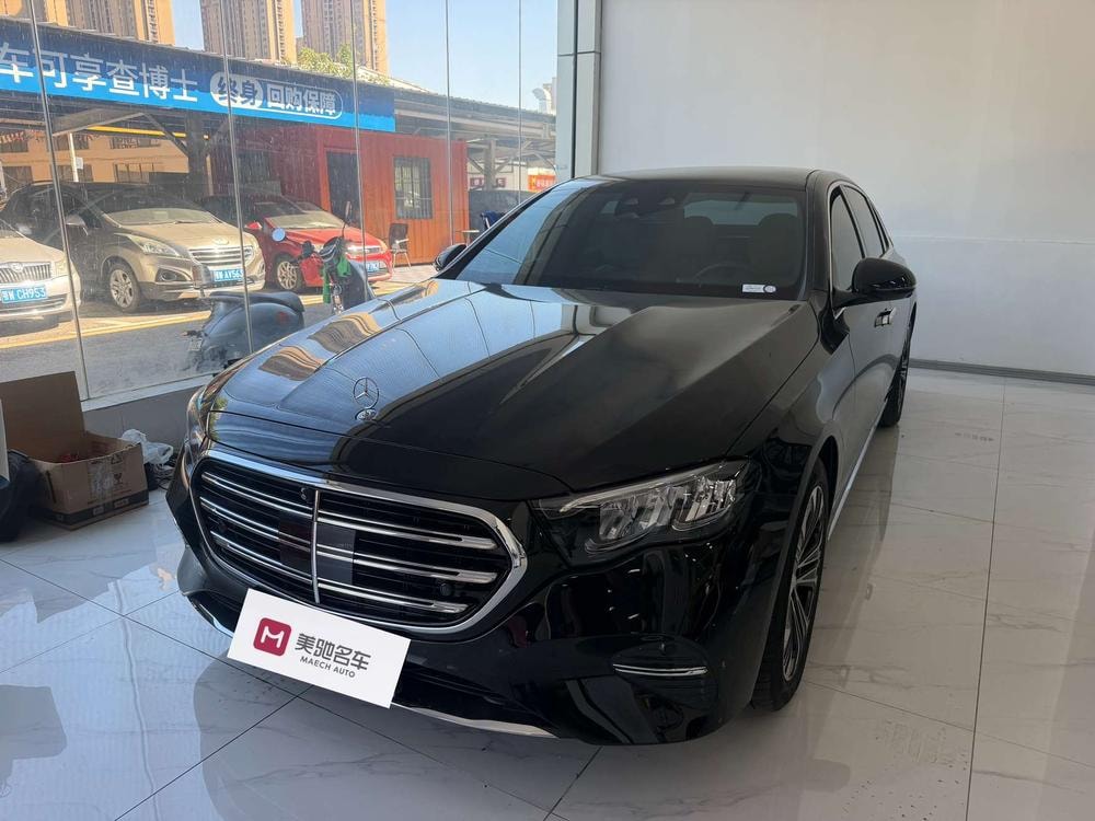 Mercedes-Benz E-Class 2025 — фото автомобиля