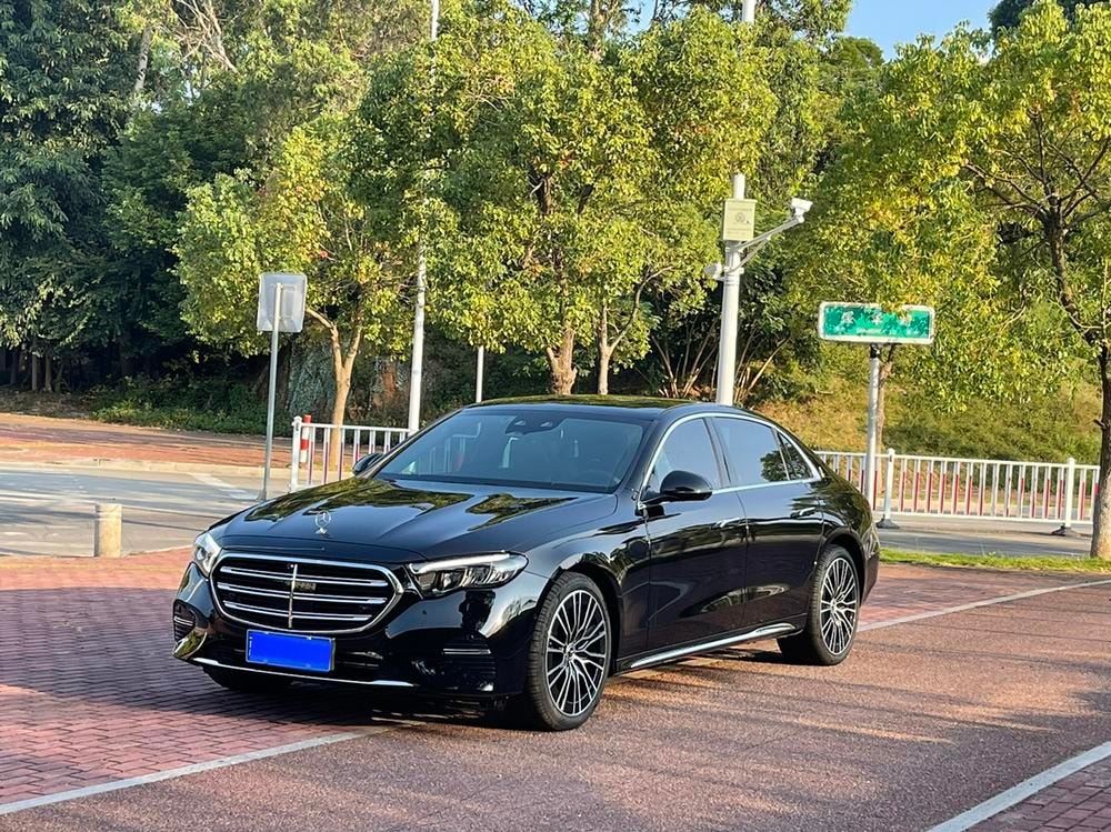 Mercedes-Benz E-Class 2025 — фото автомобиля
