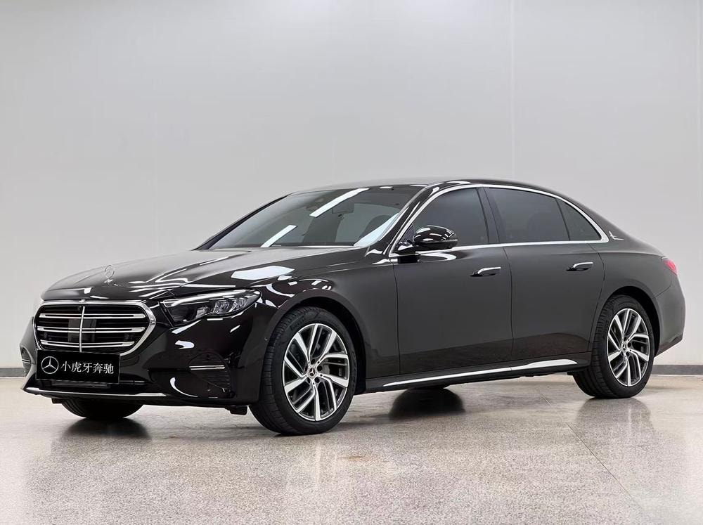 Mercedes-Benz E-Class 2024 — фото автомобиля